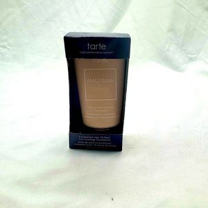 BNIP Tarte Amazonian Clay foundation